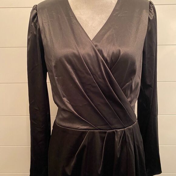 Elegant Black Wrap Dress - Picture 2 of 11